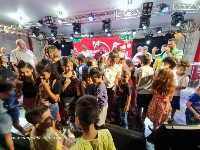 Natal de Laranjeiras 2023: abertura reÃºne famÃ­lias laranjeirenses na PraÃ§a Nogueira do Amaral