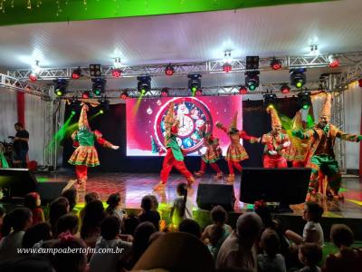 Natal de Laranjeiras 2023: abertura reÃºne famÃ­lias laranjeirenses na PraÃ§a Nogueira do Amaral