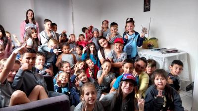 Alunos da Escola Municipal Rio Bonito do IguaÃ§u visitaram a Campo Aberto FM nesta segunda (11)