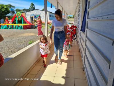 CMEI Jardim Alvorada encerra ano com apresentaÃ§Ã£o dos alunos