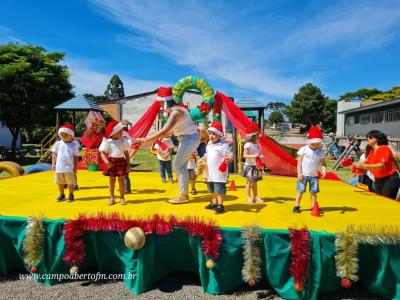 CMEI Jardim Alvorada encerra ano com apresentaÃ§Ã£o dos alunos
