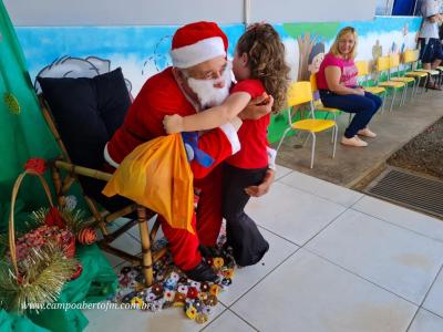 CMEI Jardim Alvorada encerra ano com apresentaÃ§Ã£o dos alunos