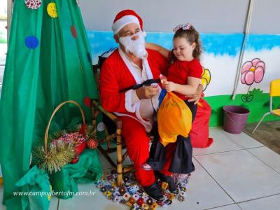 CMEI Jardim Alvorada encerra ano com apresentação dos alunos