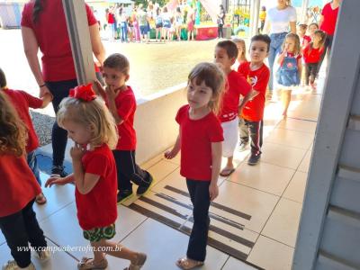 CMEI Jardim Alvorada encerra ano com apresentaÃ§Ã£o dos alunos