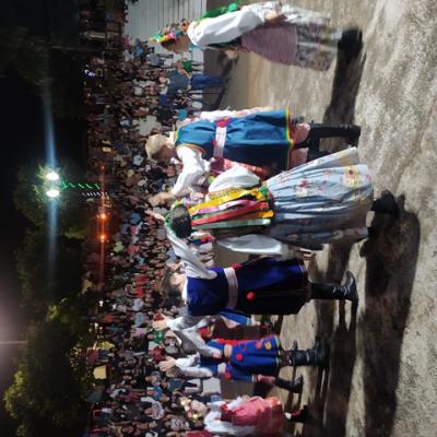 Virmond: Abertura do Natal teve Papai Noel e presente para as crianÃ§as