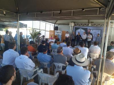 ComeÃ§ou o dia de Campo Coprossel no Centro de Eventos de Laranjeiras do Sul