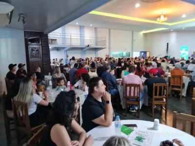 Associados Sicredi lotam Iguaçu tênis Clube na noite de quarta-feira em assembleia da agencia Marechal Rondon