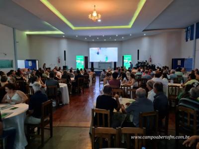 Associados Sicredi lotam IguaÃ§u tÃªnis Clube na noite de quarta-feira em assembleia da agencia Marechal Rondon