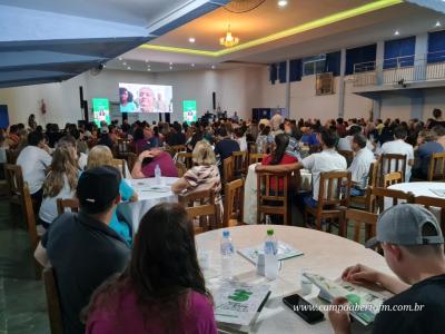 Associados Sicredi lotam Iguaçu tênis Clube na noite de quarta-feira em assembleia da agencia Marechal Rondon