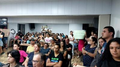 Em sessÃ£o polÃªmica foi aprovado o novo Plano de Carreira dos profissionais da EducaÃ§Ã£o de Laranjeiras do Sul 