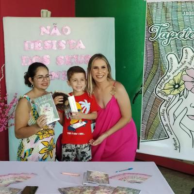 Jaqueline Boeno lanÃ§a livro de poesias dedicado ao universo feminino
