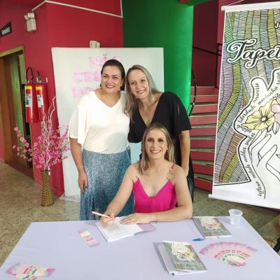 Jaqueline Boeno lanÃ§a livro de poesias dedicado ao universo feminino