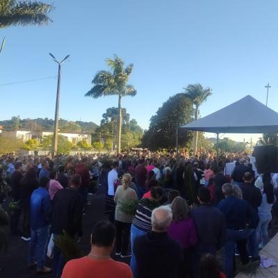 Celebração de Domingo de Ramos em Laranjeiras do Sul reuniu centenas de fiéis