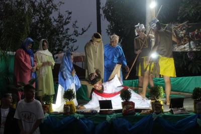 Milhares de Fiéis percorreram os últimos passos de Jesus Cristo na Procissão Luminosa