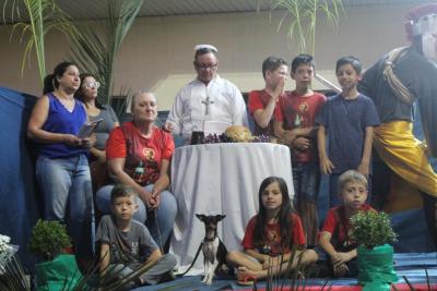 Milhares de FiÃ©is percorreram os Ãºltimos passos de Jesus Cristo na ProcissÃ£o Luminosa