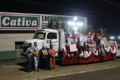 Milhares de FiÃ©is percorreram os Ãºltimos passos de Jesus Cristo na ProcissÃ£o Luminosa