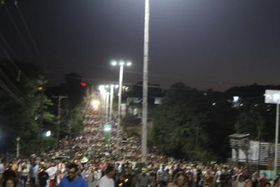 Milhares de FiÃ©is percorreram os Ãºltimos passos de Jesus Cristo na ProcissÃ£o Luminosa