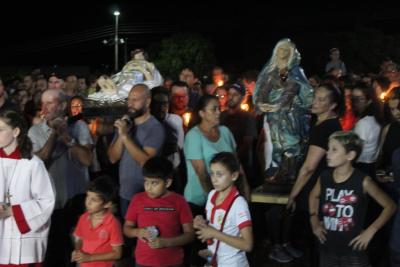 Milhares de FiÃ©is percorreram os Ãºltimos passos de Jesus Cristo na ProcissÃ£o Luminosa