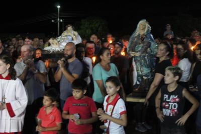 Milhares de Fiéis percorreram os últimos passos de Jesus Cristo na Procissão Luminosa