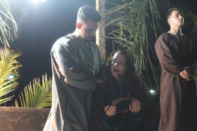 Milhares de FiÃ©is percorreram os Ãºltimos passos de Jesus Cristo na ProcissÃ£o Luminosa