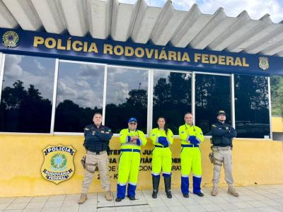 PRF realizou Comando de SaÃºde, com aÃ§Ã£o especÃ­fica voltada Ã  aferiÃ§Ã£o de pressÃ£o arterial dos caminheiros