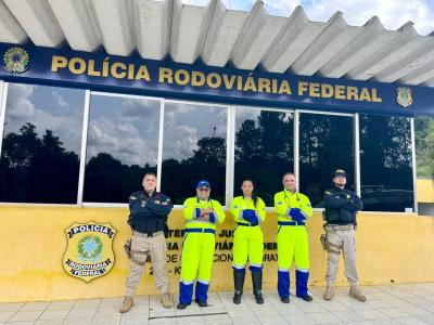 PRF realizou Comando de Saúde, com ação específica voltada à aferição de pressão arterial dos caminheiros