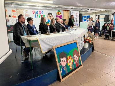 ColÃ©gio Gildo promove debate com escritores laranjeirenses para celebrar o dia do livro infantil