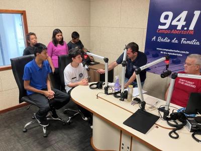 LS: Nesta quarta-feira, a RÃ¡dio Campo Aberto FM recebeu a 1Âª Turma do Projeto "Jovens Comunicadores" 