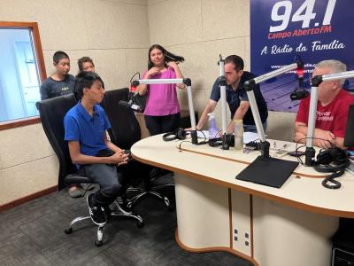 LS: Nesta quarta-feira, a RÃ¡dio Campo Aberto FM recebeu a 1Âª Turma do Projeto "Jovens Comunicadores" 