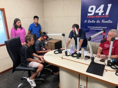 LS: Nesta quarta-feira, a RÃ¡dio Campo Aberto FM recebeu a 1Âª Turma do Projeto "Jovens Comunicadores" 