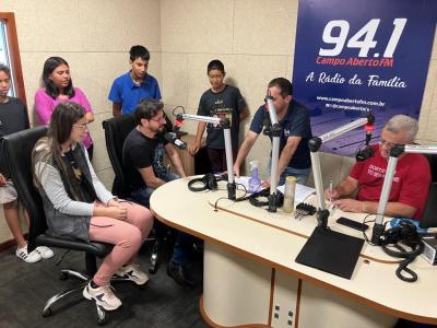 LS: Nesta quarta-feira, a RÃ¡dio Campo Aberto FM recebeu a 1Âª Turma do Projeto "Jovens Comunicadores" 
