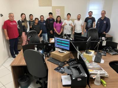 LS: Nesta quarta-feira, a RÃ¡dio Campo Aberto FM recebeu a 1Âª Turma do Projeto "Jovens Comunicadores" 