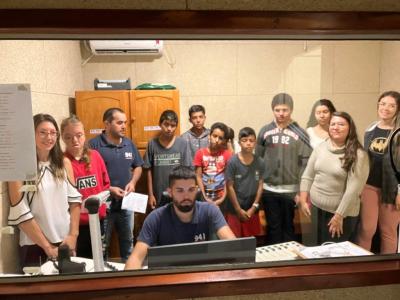 LS: Nesta quarta-feira, a RÃ¡dio Campo Aberto FM recebeu a 1Âª Turma do Projeto "Jovens Comunicadores" 
