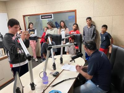LS: Nesta quarta-feira, a RÃ¡dio Campo Aberto FM recebeu a 1Âª Turma do Projeto "Jovens Comunicadores" 