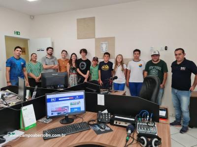 Etapa das visitas a Campo Aberto FM do Projeto Jovens Comunicadores foi concluÃ­da nesta segunda (29)