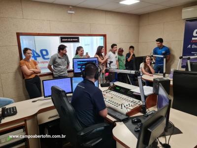 Etapa das visitas a Campo Aberto FM do Projeto Jovens Comunicadores foi concluÃ­da nesta segunda (29)