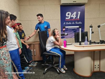 Etapa das visitas a Campo Aberto FM do Projeto Jovens Comunicadores foi concluÃ­da nesta segunda (29)