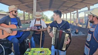 LS: Costelada do Rotary recebeu centenas de pessoas para comemorar o Dia do Trabalhador