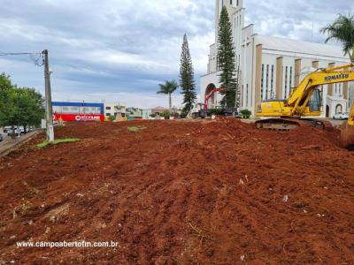 ParÃ³quia Sant'Ana de Laranjeiras do Sul iniciou as obras de RevitalizaÃ§Ã£o da PraÃ§a da Igreja Matriz