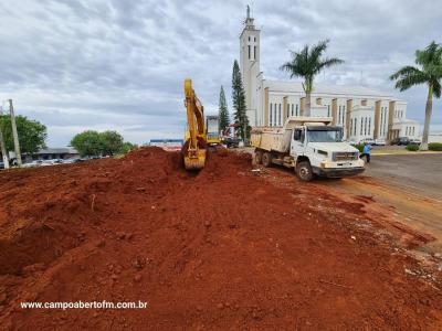 ParÃ³quia Sant'Ana de Laranjeiras do Sul iniciou as obras de RevitalizaÃ§Ã£o da PraÃ§a da Igreja Matriz
