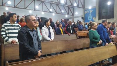 Missa de AÃ§Ã£o de GraÃ§as marcou a abertura da extensa programaÃ§Ã£o de aniversÃ¡rio dos 34 anos de Nova Laranjeiras