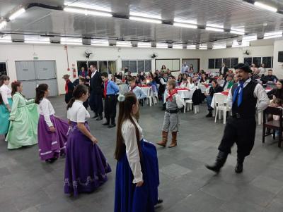 LS: CTG EstÃ¢ncia do IguaÃ§u comemora Dia das MÃ£es com jantar