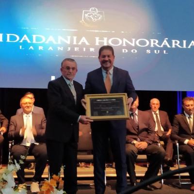 Laranjeirenses recebem tÃ­tulo de CidadÃ£o HonorÃ¡rio 