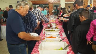 Festa gastronÃ´mica do cabrito, neste domingo, reuniu centenas de pessoas