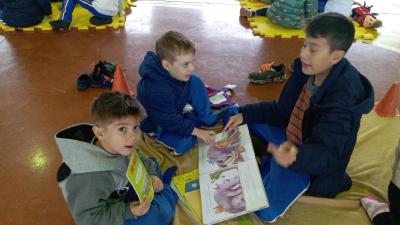 Projeto "Viajando na ImaginaÃ§Ã£o" Encanta Alunos na Escola Municipal Dr. LeocÃ¡dio JosÃ© Correia