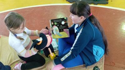 Projeto "Viajando na ImaginaÃ§Ã£o" Encanta Alunos na Escola Municipal Dr. LeocÃ¡dio JosÃ© Correia