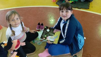 Projeto "Viajando na ImaginaÃ§Ã£o" Encanta Alunos na Escola Municipal Dr. LeocÃ¡dio JosÃ© Correia