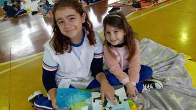 Projeto "Viajando na ImaginaÃ§Ã£o" Encanta Alunos na Escola Municipal Dr. LeocÃ¡dio JosÃ© Correia