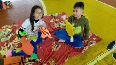 Projeto "Viajando na ImaginaÃ§Ã£o" Encanta Alunos na Escola Municipal Dr. LeocÃ¡dio JosÃ© Correia