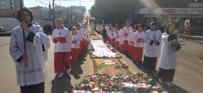 CelebraÃ§Ã£o de Corpus Christi em Laranjeiras do Sul acontece na PraÃ§a JosÃ© Nogueira do Amaral